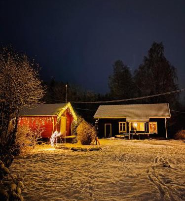Eidsvoll House | 1850 Old Farmhouse Retreat with jacuzzi and sauna