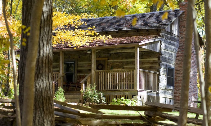 Clinton Cabin | 1860 Era Original Log Cabin In Beautiful East Tennessee - Foust Cabin