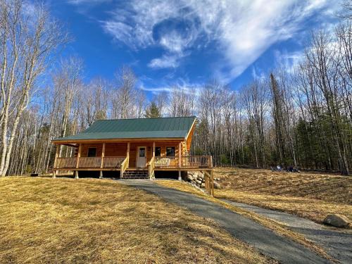 Sugar Hill Villa | 18HA Log home close to CannonFranconia Notch