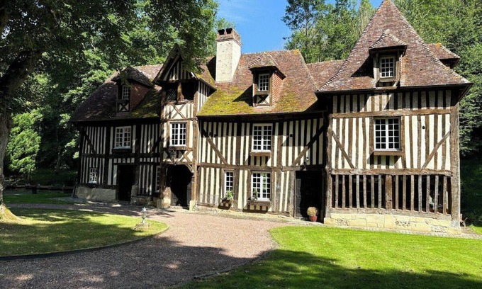 Le Mesnil-Bacley House | 18th century manor house - La Hanoudière