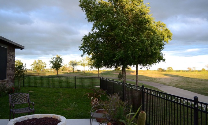 Navasota House | 18th Fairway golf course home w patio gas grill, firepit, hot tub, & fitness rm