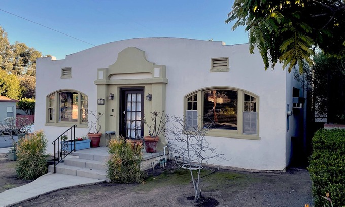 Middletown House | 1920's Spanish cottage - central to everything!