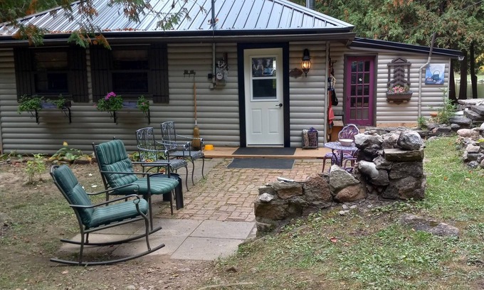 Coboconk Cottage | 1950's Romantic & Whimsical Cottage