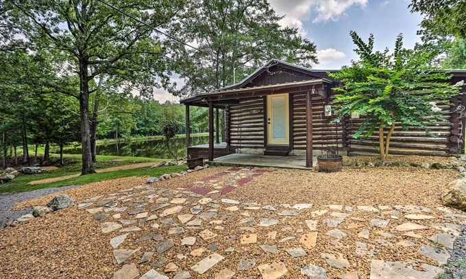 Talladega Cabin | 1950's Serenity Pond Cabin w/View: Peace & Quiet!