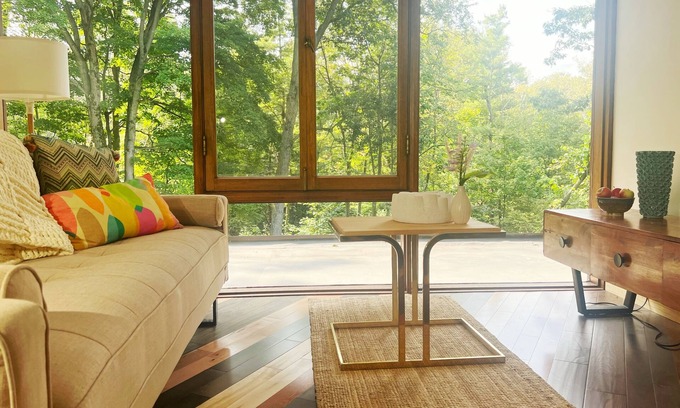 North Dumfries House | 1960 Mid-Century Modern Nature Retreat