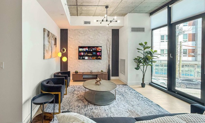 Olde Kensington Apartment | 1BD NoLibs Retreat | Sleeps 4 | Modern & Bright