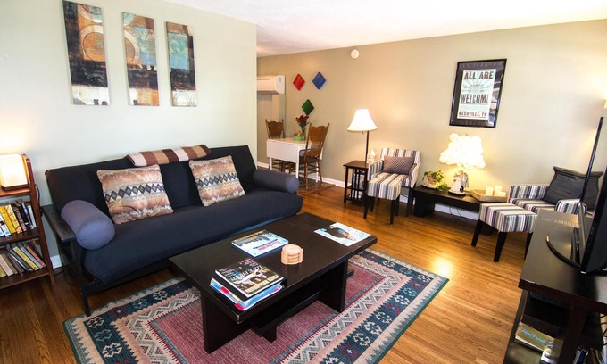 Shelby Hills Apartment | 1Bed/1Bath In East Nashville With 250 5* Reviews On Another Site (Apt B)