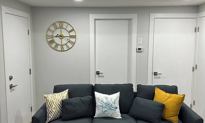 West Edmonton House | 1Bedroom Suite near West Edmonton Mall
