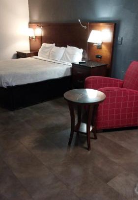 Jackson Apartment | 1BR 1B King Bed Apartment w Kitchen 139