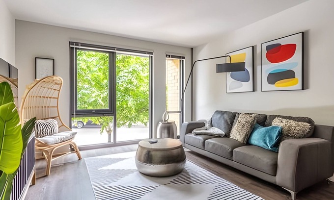 West Bellevue Apartment | 1BR+Den | Gym, Lounge | Bellevue | Sophari C