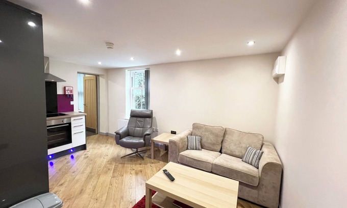 Derby Apartment | 1BR Flat with En-Suite in Derby’s Vibrant West End