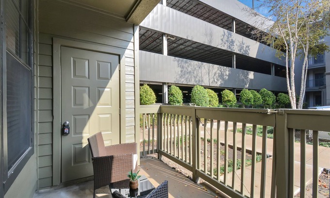 Braeswood Place Apartment | 1Br Oasis near NRG Stadium+Extended Stays welcomed