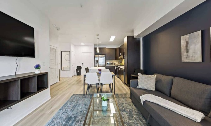 Cherry Apartment | 1BR Stylish Apt | Pool, Gym, Parking & Laundry | Near DT