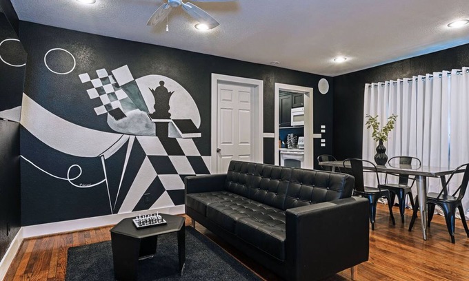 Greenway Plaza-Upper Kirby Apartment | 1BR The Queen's Gambit! Galleria, Medical Center