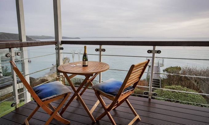 Portmellon Apartment | 1st Floor Apartment With Outstanding Sea Views With Access To Look-Out Platform