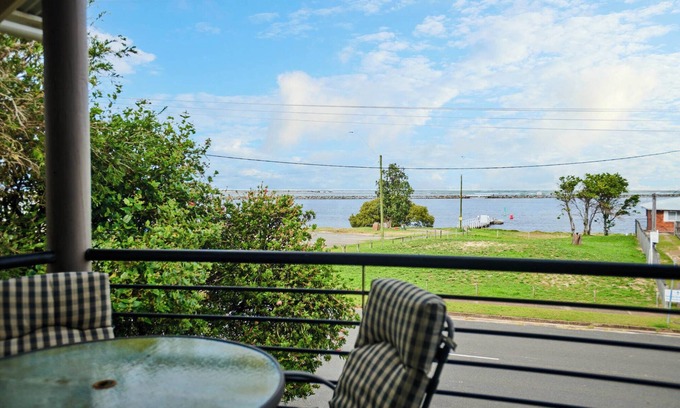Harrington House | 2/39 Beach Street, Harrington - Sit back and relax at Castaway 2