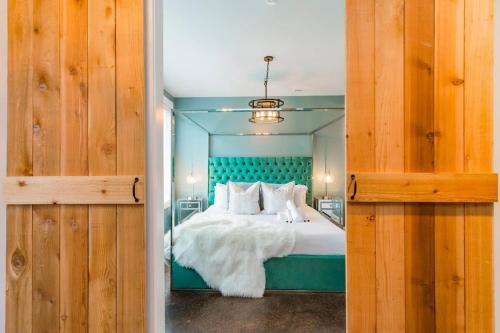 South Nashville House | 2 5 miles to DWNTN 3 King Beds - Garage Parking