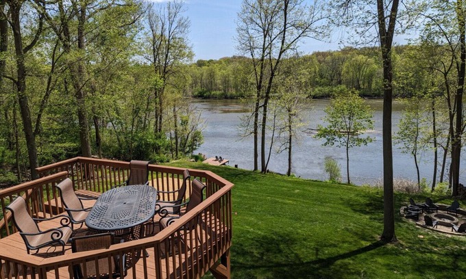 Yorkville House | 2-Acre Retreat on the Fox River with Spectacular Views & Hot Tub!