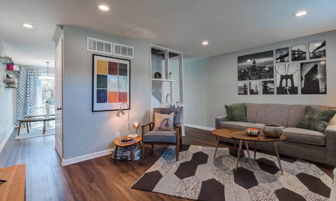 Rosedale House | 2 Bdrm Retreat Near KU Hospital | 30