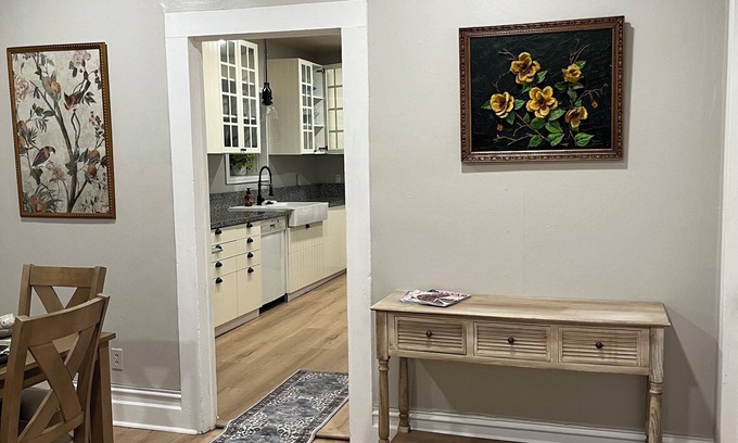 Auburn House | 2 bed 1 bath cottage in downtown Auburn- fenced yard, WiFi and AC. Dog friendly