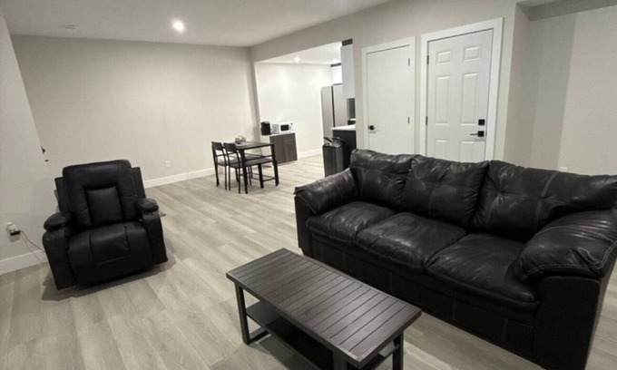 Grande Prairie Condo | 2 Bed 1 Bath pet friendly duplex in amazing location 2 min walk to school/park