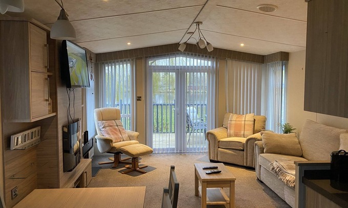 Great Houghton House | 2 Bed Cosy Lodge