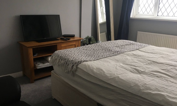 Castle Apartment | 2 bed Flat central Swansea - Brunswick 1st Floor