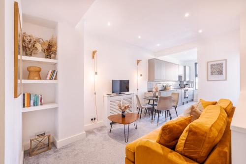 Fulham Broadway Apartment | 2 bed flat West Kensington/Fulham