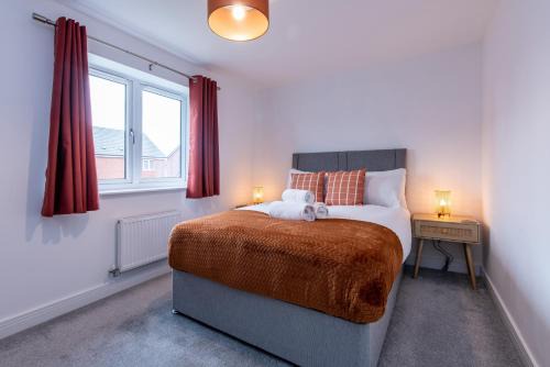 Newark House | 2-Bed Home in Quiet Neighborhood with Parking & Wifi