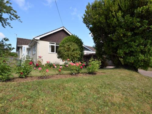 Brighstone House | 2 Bed in Brighstone IC132
