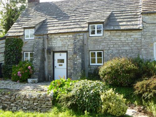 Corfe Castle Village House | 2 Bed in Corfe Castle DC050