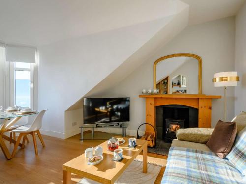 Kilcreggan Apartment | 2 Bed in Cove 87473