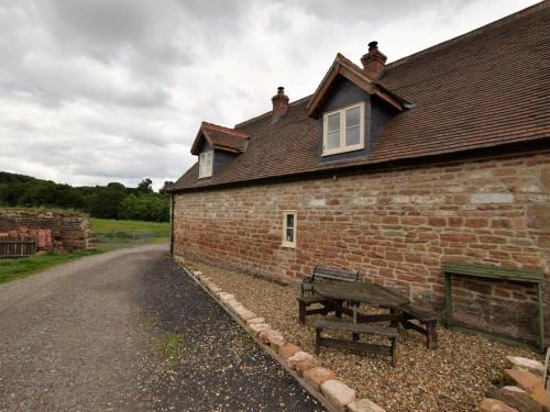 Giltbrook House | 2 Bed in Newthorpe 47032