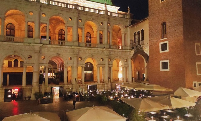 Vicenza Apartment | 2 Bedr - Front Basilica View with Terrace