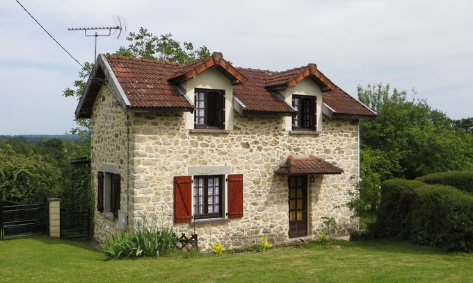 Maisonnais-sur-Tardoire Cottage | 2 Bedroomed Detached cottage With Large Private Garden-NOW WITH WI-FI