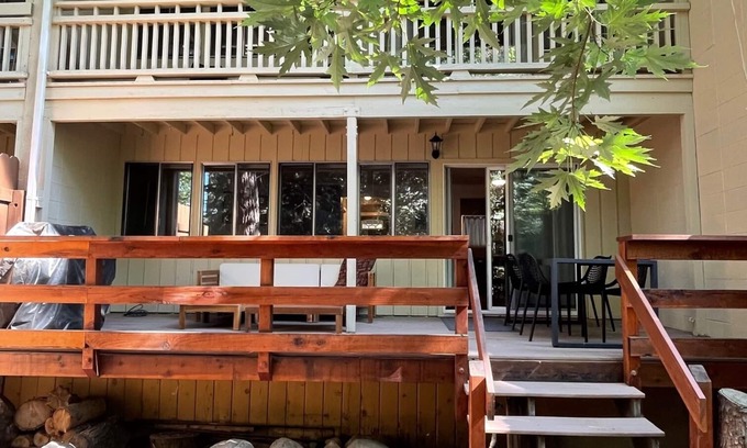Lake Forest Apartment | 2 Bedroom 1.5 bath rental in Tahoe City WiFi, XC Ski resort, boat launch nearby