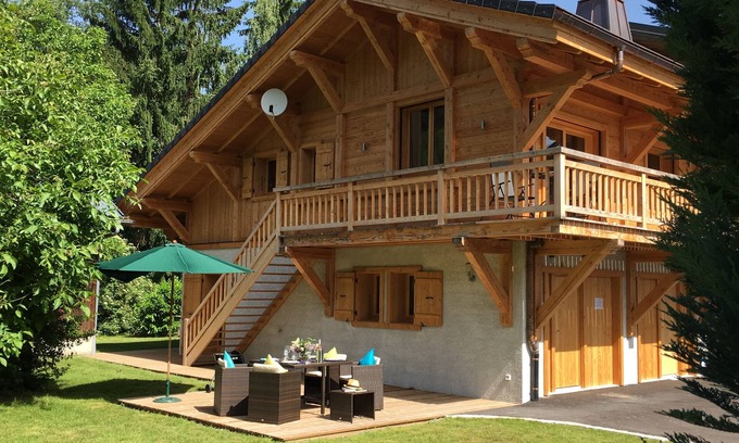 Samoens Apartment | 2 bedroom, 2 bathroom apartment for up to 5 people, just 200m from the ski lift