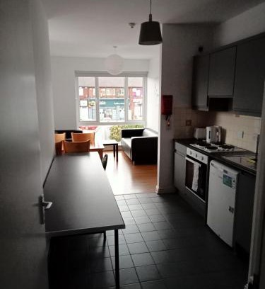 Whitehall Apartment | 2 Bedroom, 2 Bathroom Apartment