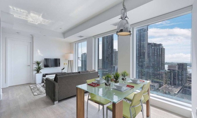 Wellington Place Apartment | 2 Bedroom/2 Bathroom Suite