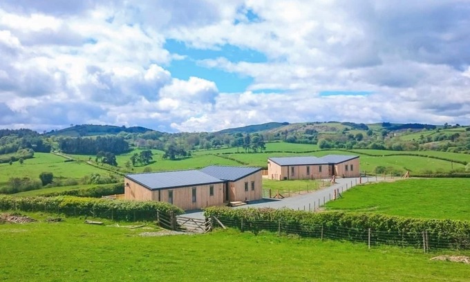 Llanddewi Ystradenny Ski Chalet | 2 bedroom accommodation in Castle Pren, Llandrindod Wells
