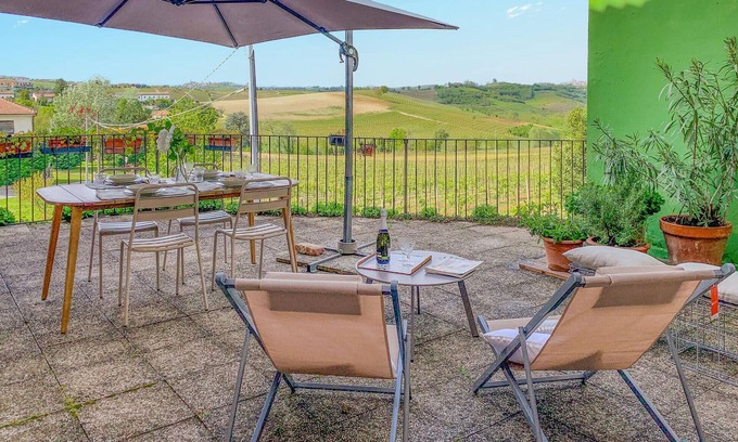 Montegrosso dʼAsti Apartment | 2 bedroom accommodation in Montegrosso d'Asti