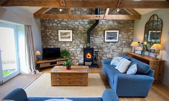 Saint Erth Praze Cottage | 2 bedroom accommodation in Godolphin Cross, Helston