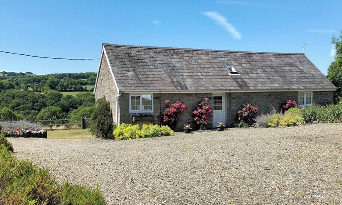 Cenarth Cottage | 2 bedroom accommodation in Penrherber, Newcastle Emlyn