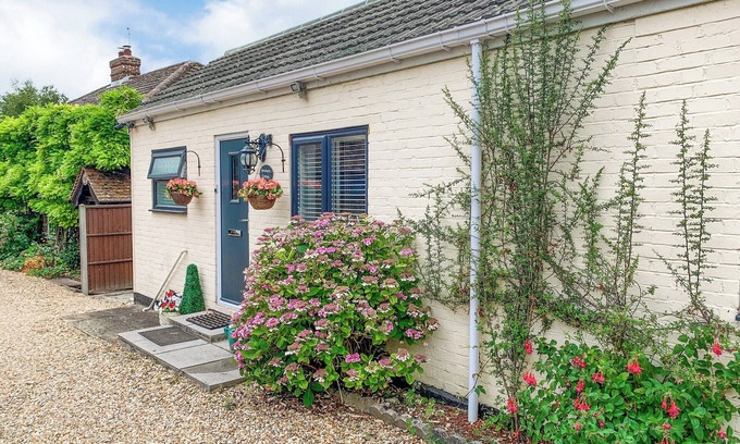 Clanfield Cottage | 2 bedroom accommodation in Clanfield, near Petersfield