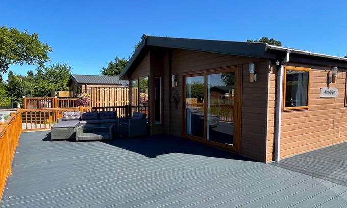 Caistor Cabin | 2 bedroom accommodation in Caistor, Market Rasen