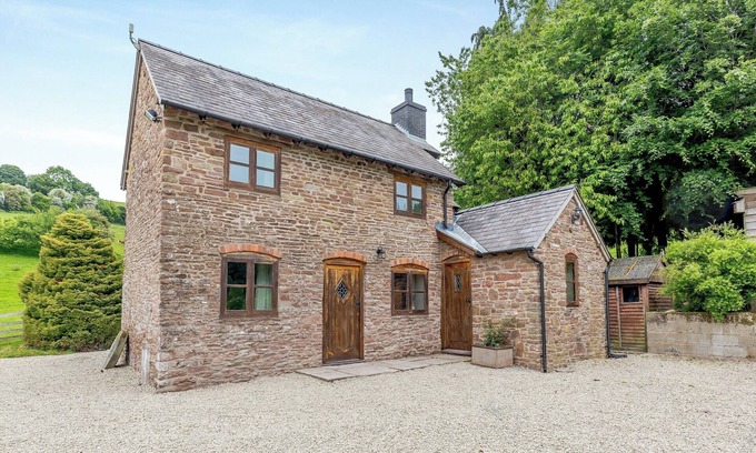 Clee Saint Margaret Cottage | 2 bedroom accommodation in Clee St. Margaret, near Craven Arms