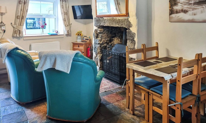 Cwmtirmynach Cottage | 2 bedroom accommodation in Ysbyty Ifan, near Betws-y-Coed