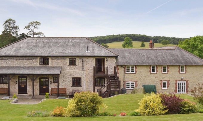 East Meon Cottage | 2 bedroom accommodation in East Meon, Petersfield