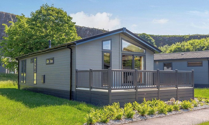 Newton Grange Ski Chalet | 2 bedroom accommodation in Ashbourne
