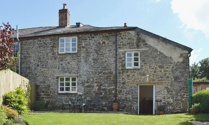 Brazzacott Cottage | 2 bedroom accommodation in North Petherwin, near Launceston